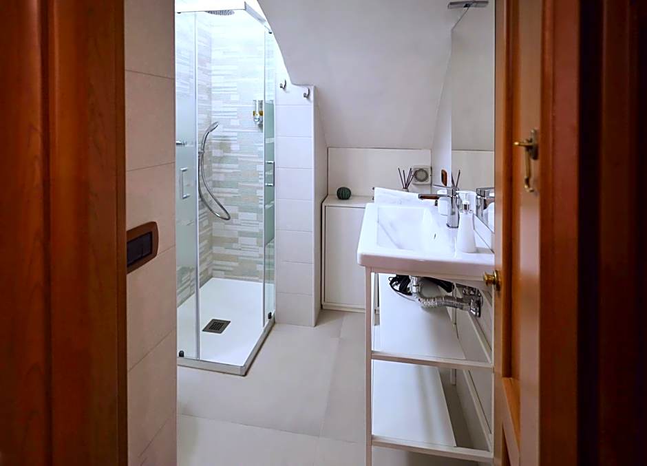Cataneasy Rooms