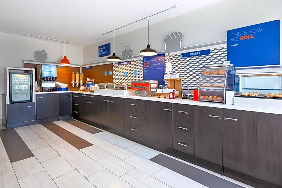 Holiday Inn Express and Suites Three Rivers By IHG