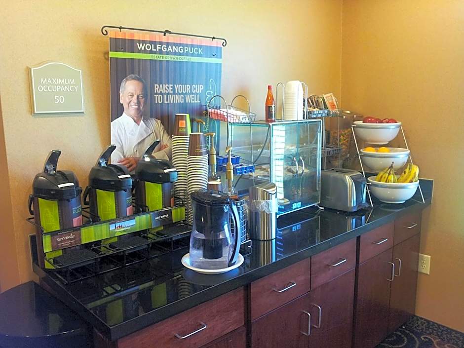 Cobblestone Inn & Suites - Hartington