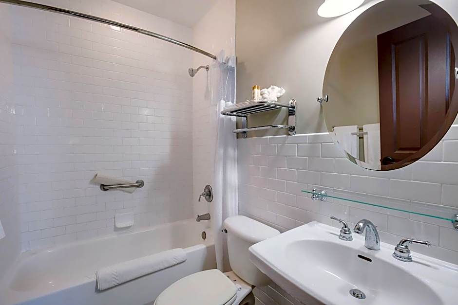 Water Street Hotel & Marina, an Ascend Collection Hotel