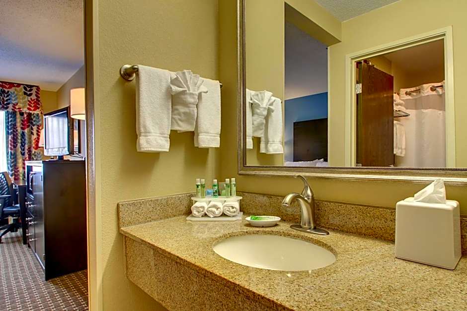 Holiday Inn Express Hotel Fort Campbell-Oak Grove By IHG