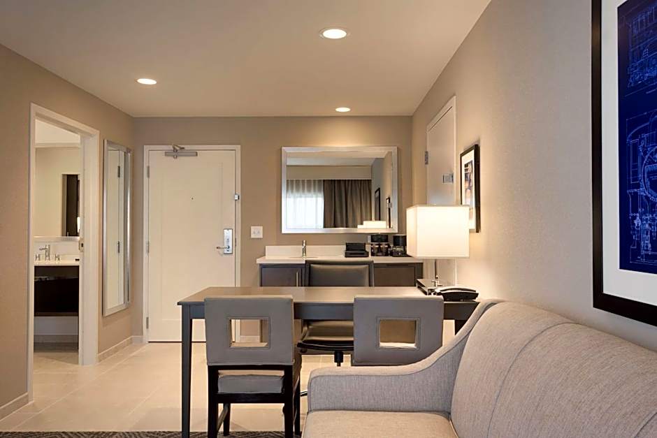 Embassy Suites By Hilton Kansas City/Olathe