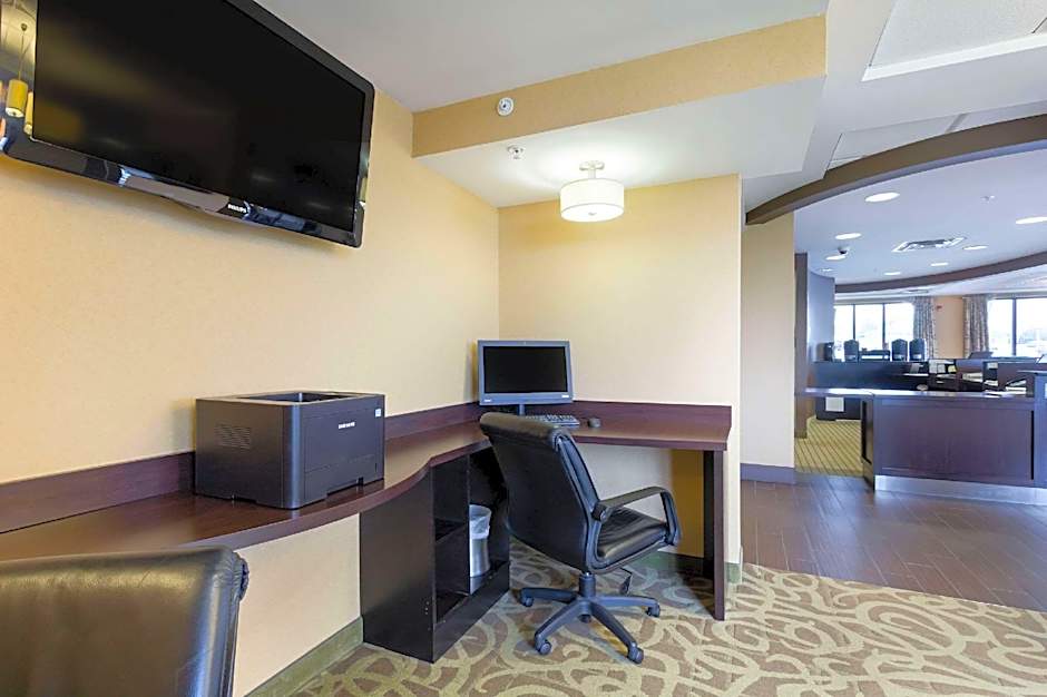 Clarion Hotel Beachwood-Cleveland