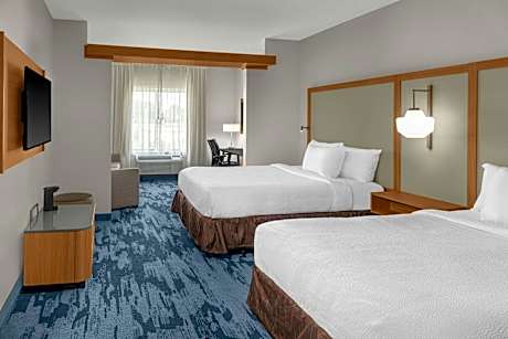 Suite, 2 Queen, Sofa bed