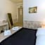 Aurelio Deluxe Rooms