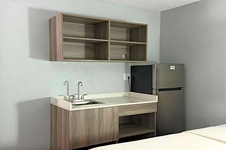 Suite with Two Queen Beds and Kitchenette - Non-Smoking