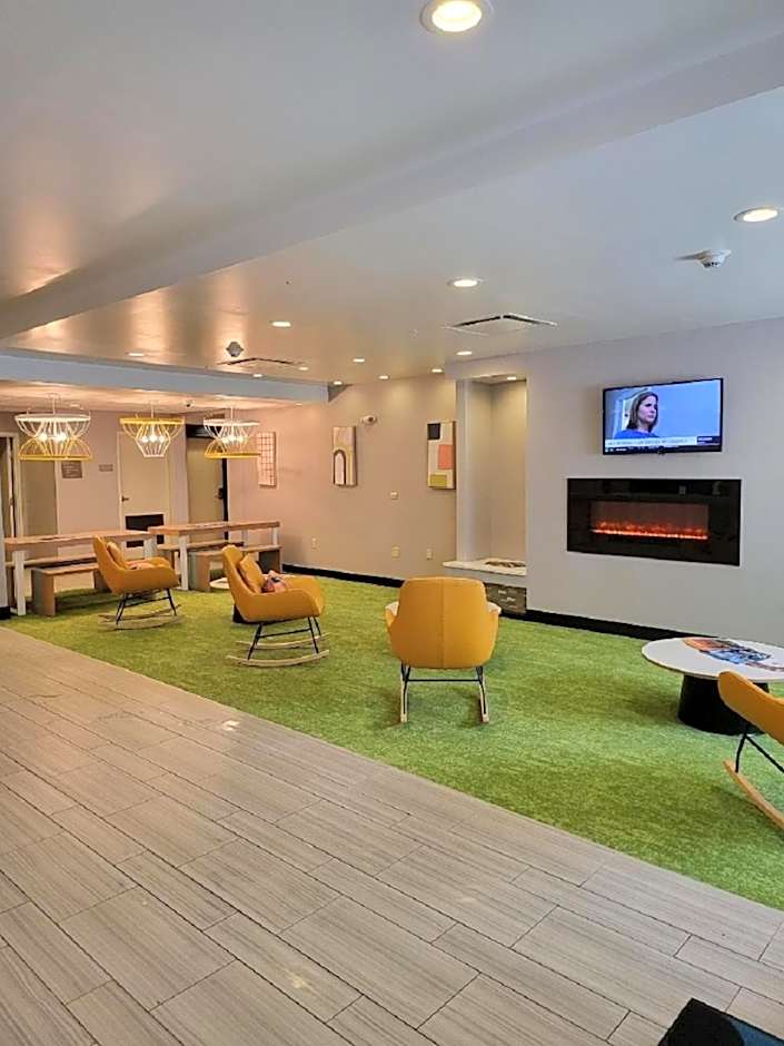 Spark by Hilton Erie