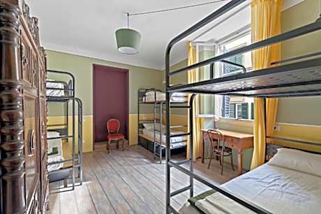 Sextuple Room
