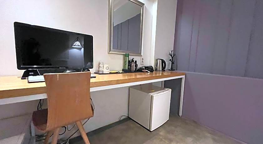 Hotel Yaja Hwajeong Station