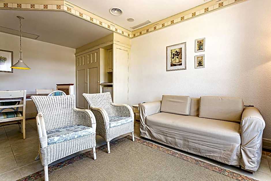 Beachfront Studios at IL Campanario Resort ILCTOP