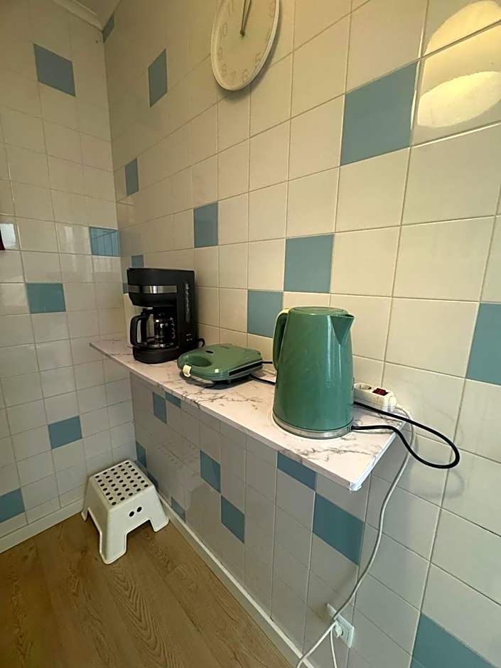 70's Hostel