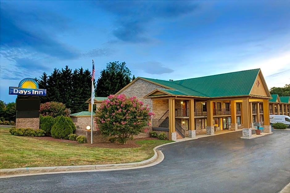 Days Inn by Wyndham Conover-Hickory