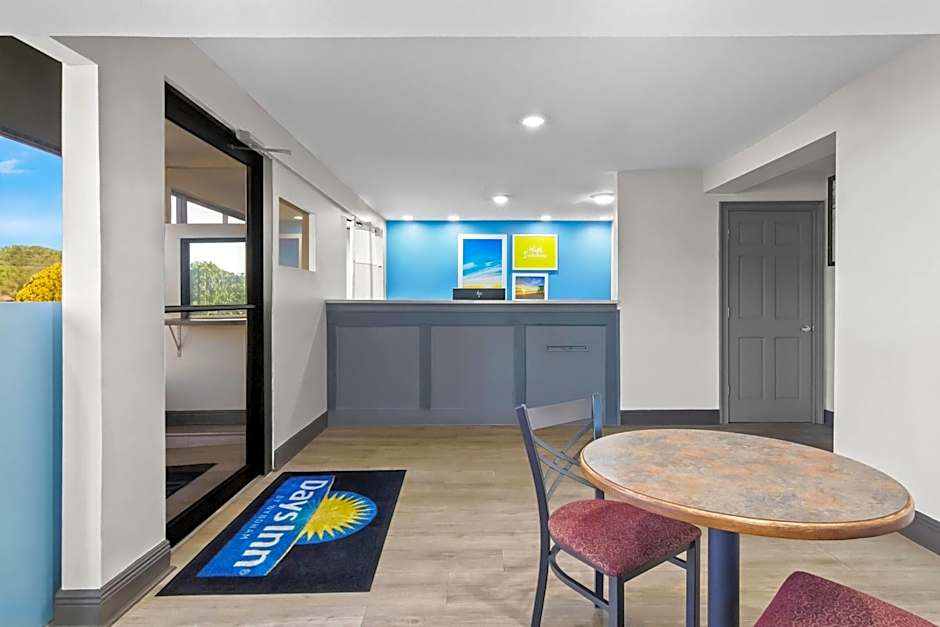 Days Inn by Wyndham Ocean Springs