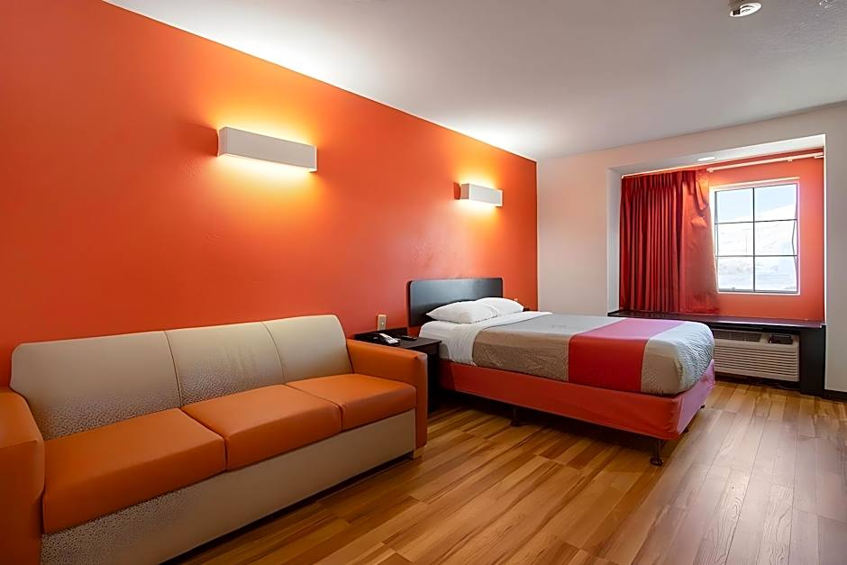 Motel 6-El Paso, TX - Southeast