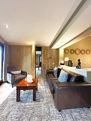 Hog Hollow Country Lodge
