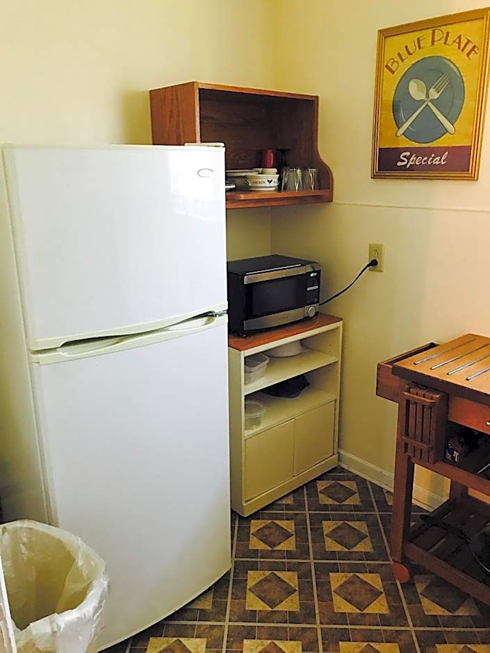 Photo 1 of 3 of 1 Bedroom Apartment