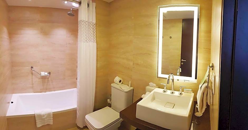 Hampton Inn By Hilton Santa Cruz Equipetrol