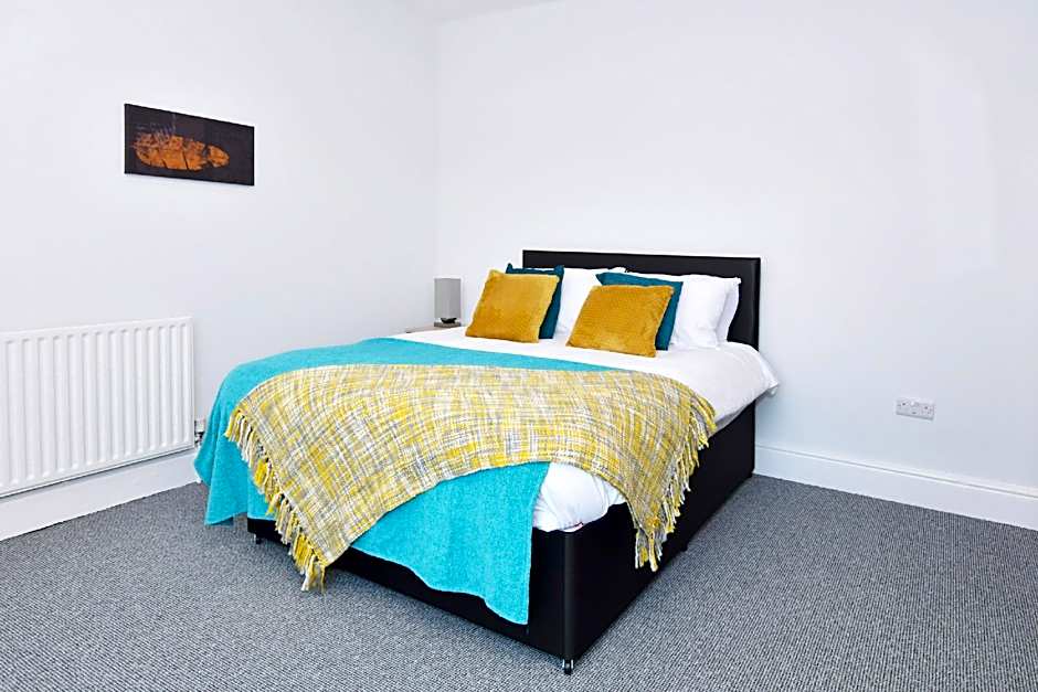 Townhouse @ 272 Walthall Street Crewe