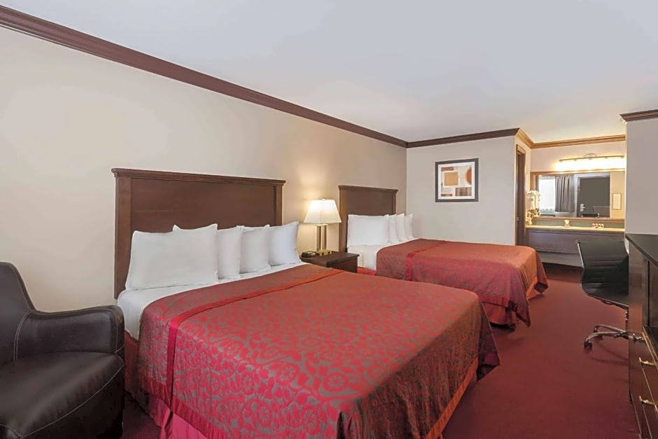 Days Inn by Wyndham Auburn