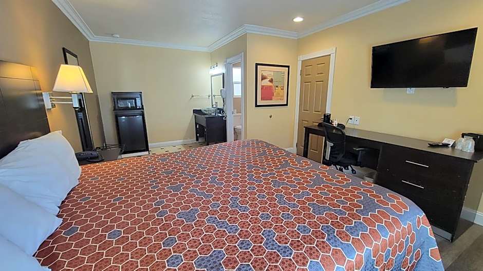 Marinwood Inn & Suites