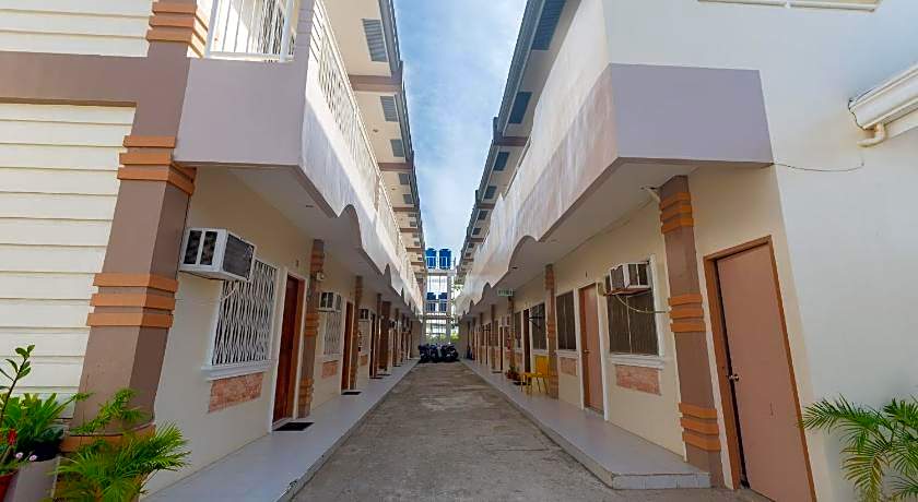 OYO 556 3j's And K Apartment