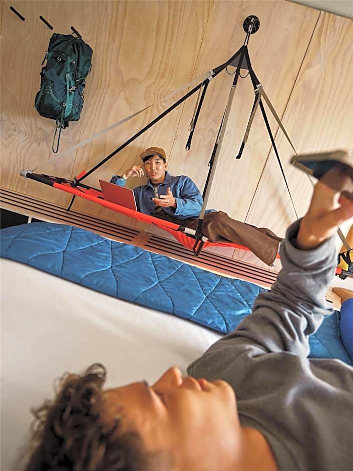 Slackline Moab, Outset Collection by Hilton