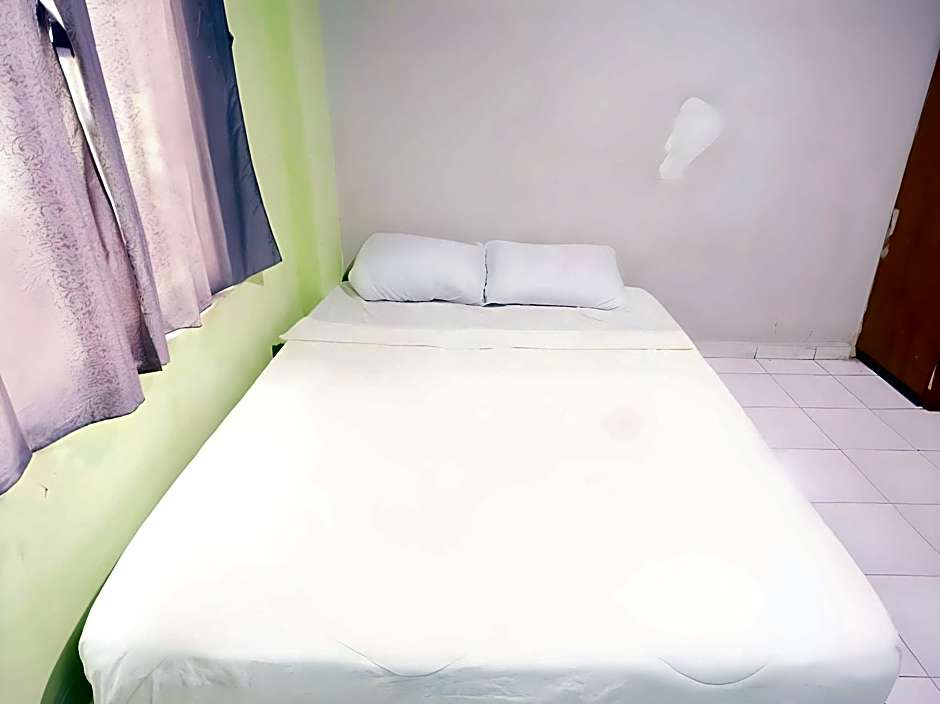 Hotel O Penginapan ReniNearMall Nagoya Hill