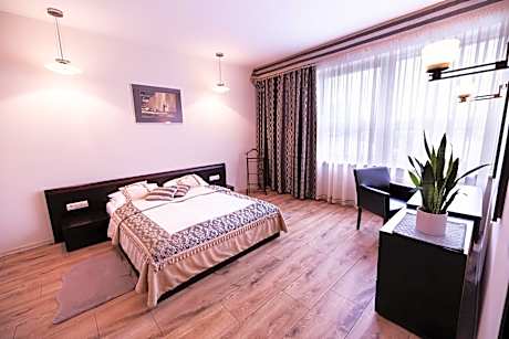 Standard Double Suite