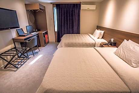 Deluxe Queen Room with Two Queen Beds