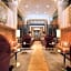 Ambassador Hotel Kansas City, Autograph Collection by Marriott