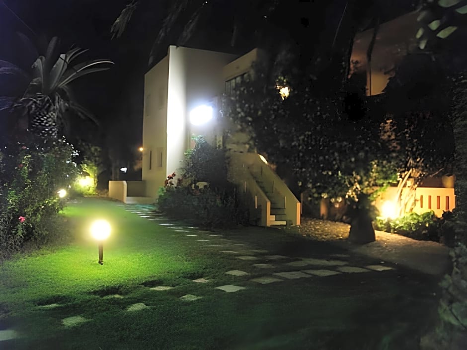 Almyra Apartments & Suites