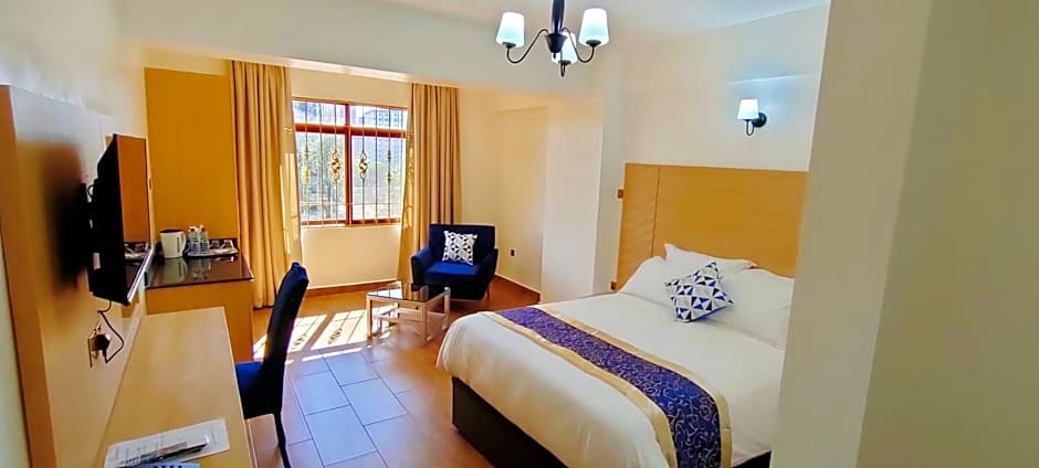 Hays Suites Hotel