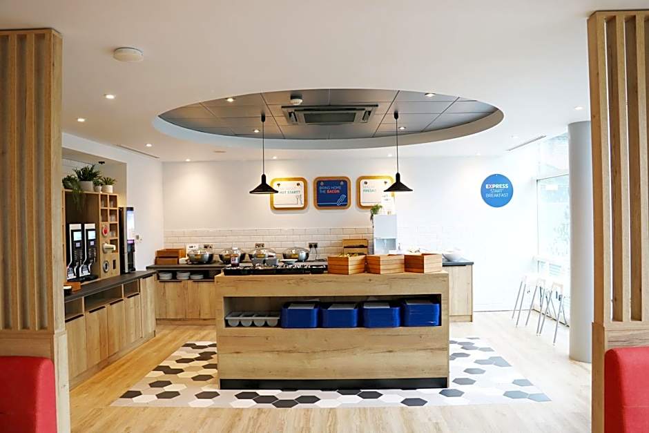 Holiday Inn Express Chester Racecourse By IHG