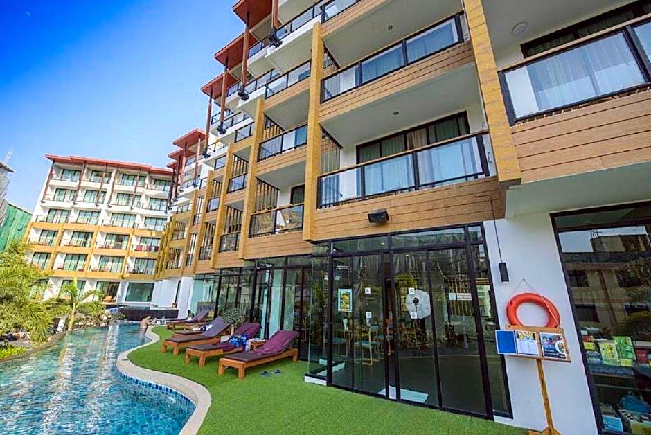 The Lunar Patong Hotel