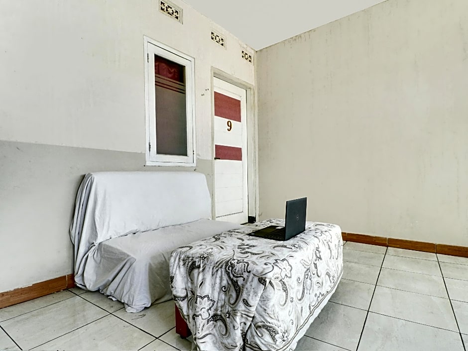 SPOT ON 91135 Hanami Syariah