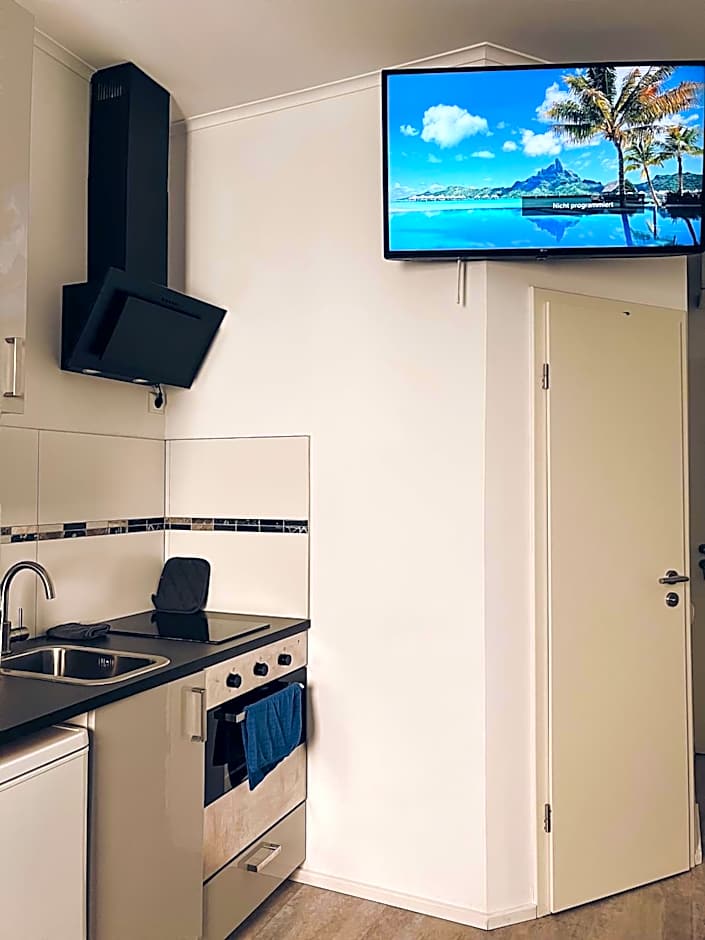 Neuwertiges Apartment mit schnellem WLAN, Glasfaser, Kostenlose Privatparkplatz auch für Transporter geeignet R11