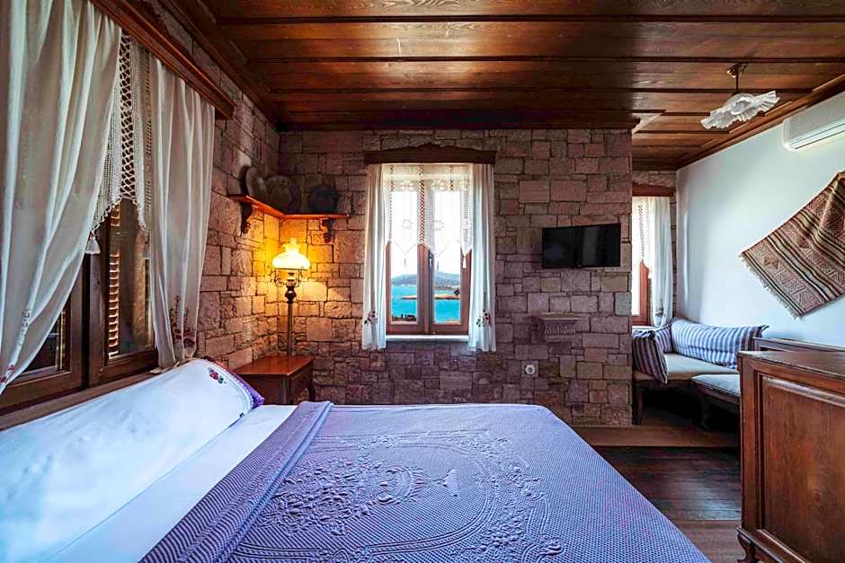 Cunda Tas Konak Otel