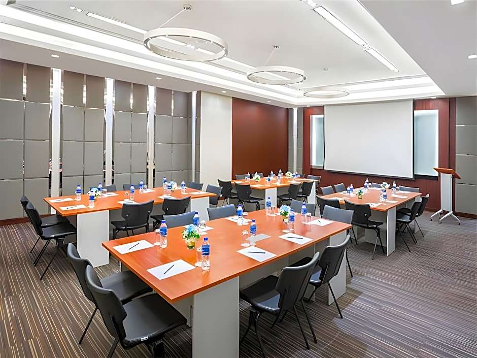 Centre Point Sukhumvit Soi 10