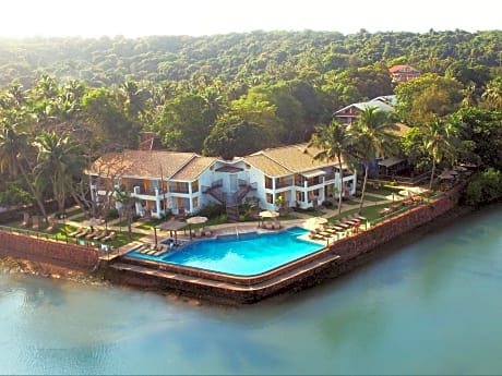 Acron Waterfront Resort