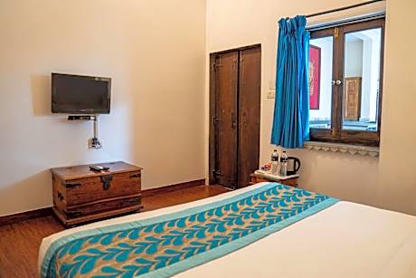 Standard Double Room-15% off on Lunch and Enjoy 10% off on 2-wheeler rentals