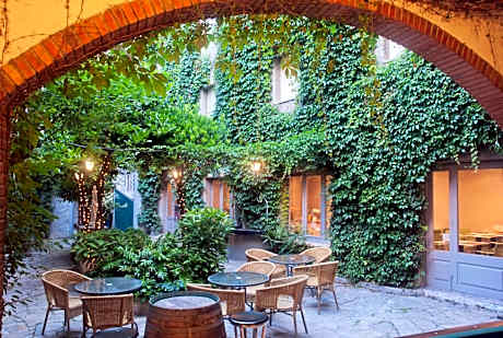 Hotel Jardí Apartaments