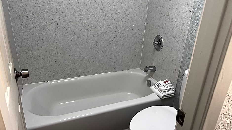 Days Inn by Wyndham Sulphur West