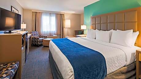 King Room with Bath Tub - Disability Access