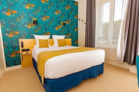 Triple Room with Courtyard View