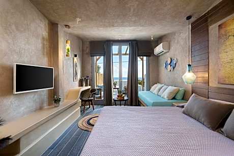 Deluxe Double Room with Sea View and Jacuzzi