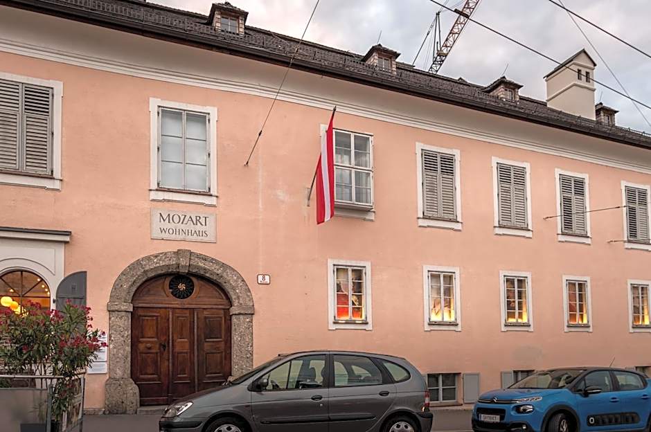 SISHAUS - Private Room Rental