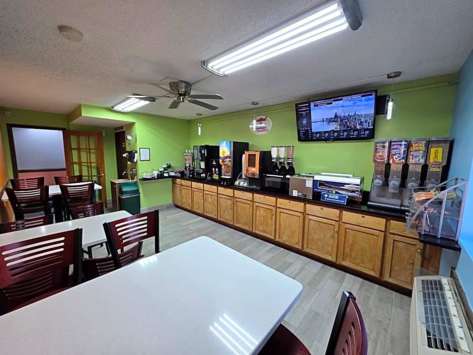 Super 8 by Wyndham Emporia
