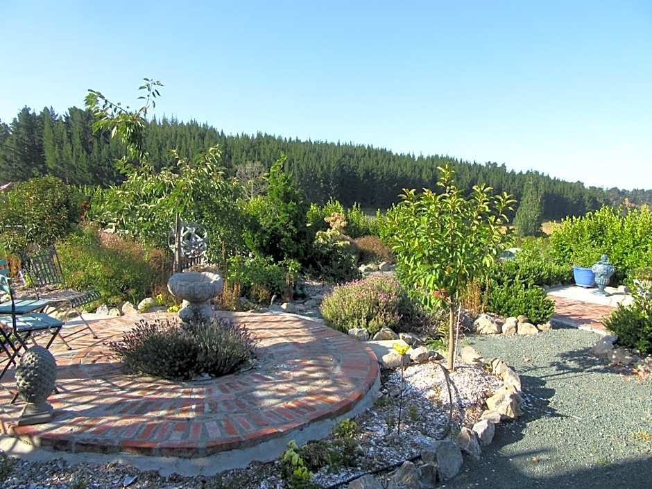 Redwood Valley B & B
