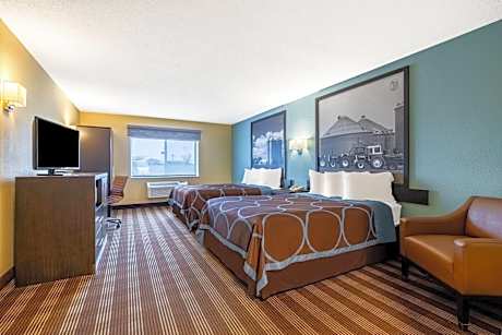 Queen Room with Two Queen Beds - Non-Smoking