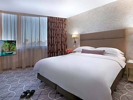 Junior Suite King Size Bed